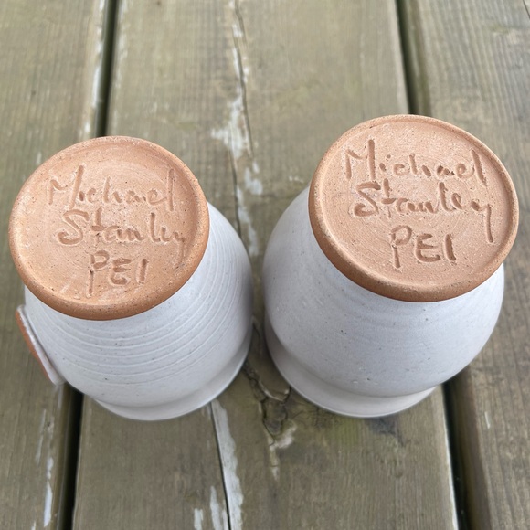 Set of 2 Michael Stanley PEI Prince Edward Island Red Clay Pottery Wine Goblets - Picture 13 of 14